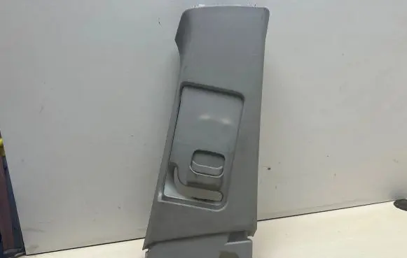 Chevrolet Cruze Seat belt trim 96983713