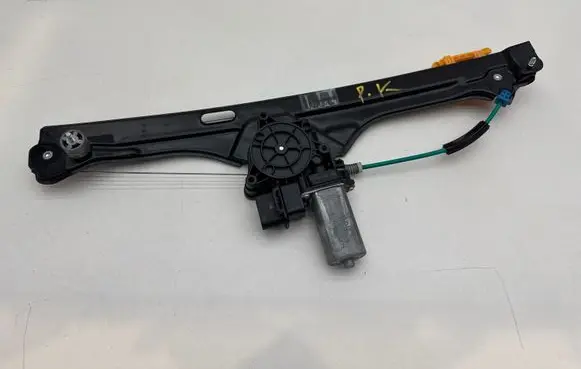 BMW 2 F45 Front door window regulator with motor 