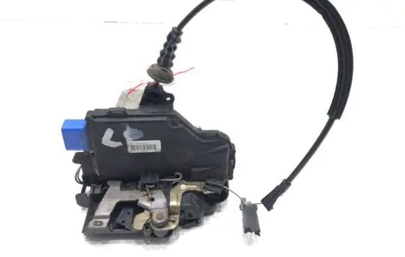 Skoda Octavia Mk2 (1Z) Front door lock 3D1837015