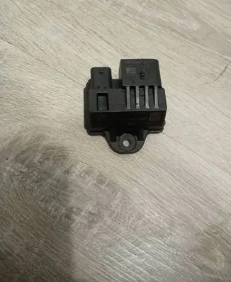 BMW 5 F10 F11 Glow plug pre-heat relay 7810856