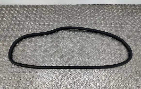 Opel Mokka B Rear door rubber seal (on body)