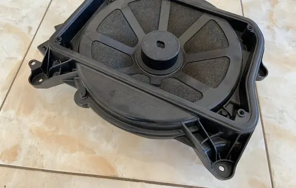 Audi A6 S6 C7 4G Subwoofer speaker 4G2035709