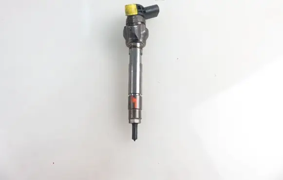 Toyota Avensis T270 Fuel injector 8514146 0445110613
