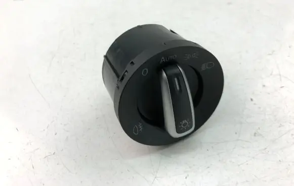 Volkswagen Golf VI Light switch 3C8941431