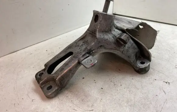 Audi A6 S6 C7 4G Engine mounting bracket 4G0199308E