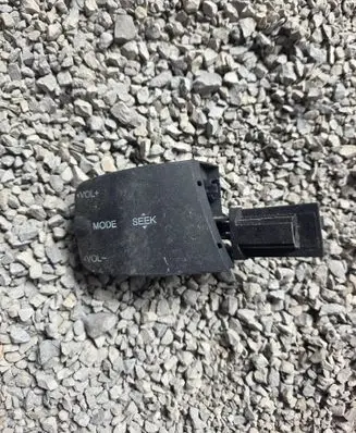 Ford Focus C-MAX Sound control switch 758586