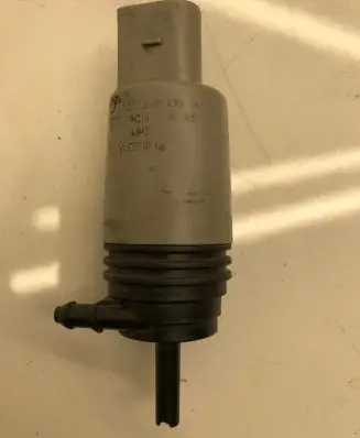 BMW 3 E92 E93 Windscreen/windshield washer pump 67126934159 23557610