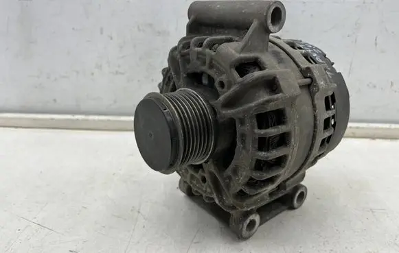 Land Rover Defender Generator/alternator 0125711018 AC1T10300CB