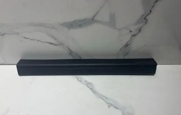 Mercedes-Benz C W204 Front sill trim cover A2046860036