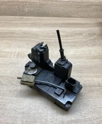 Opel Vectra C Rear door lock 24447345
