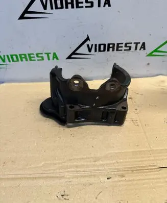 Jaguar XF X250 Engine mounting bracket 817274