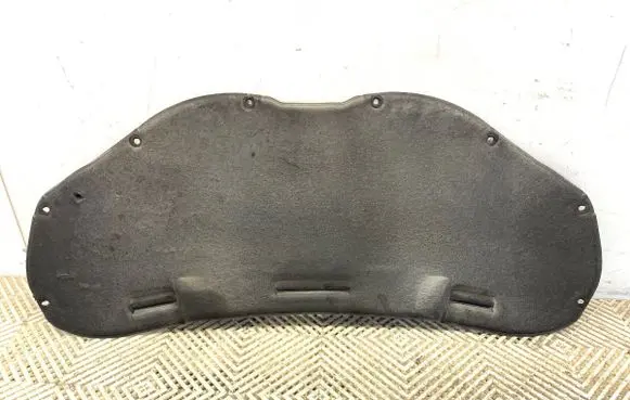 Engine bonnet/hood sound/heat insulation