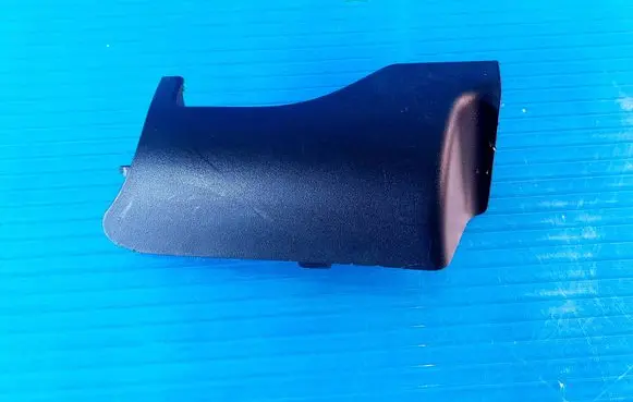 LEVC TX Seat belt trim 39831664