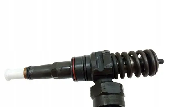 Audi A6 S6 C5 4B Fuel injector 038130073F