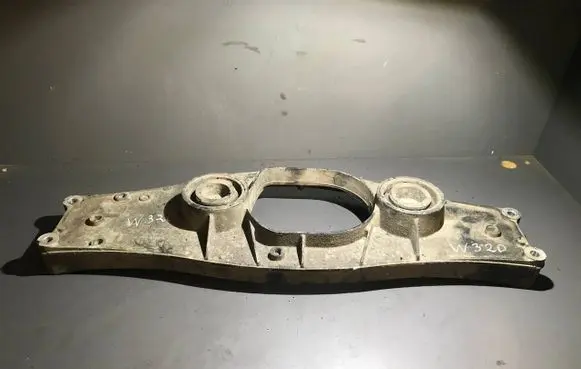 Mercedes-Benz S W221 Rear differential/diff mount bracket A2213521406