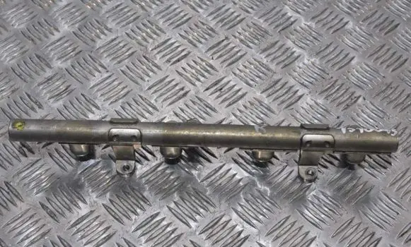 Audi Q7 4L Fuel main line pipe 079133315C