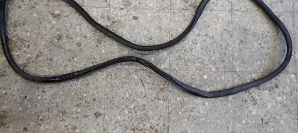 Volkswagen Touran I Front door rubber seal 