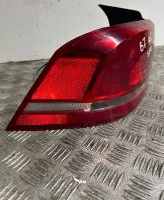 Volkswagen PASSAT B7 Rear/tail lights C1KC