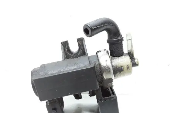 Volvo XC70 Turbo solenoid valve 30637251