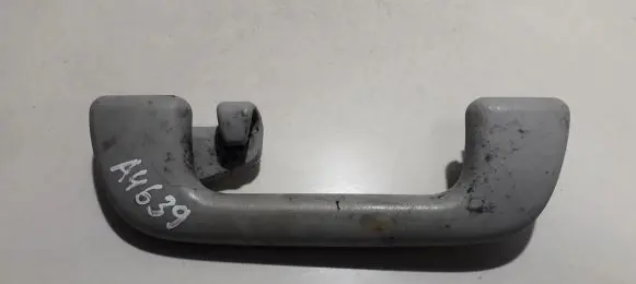 Toyota Verso Rear interior roof grab handle L1020373