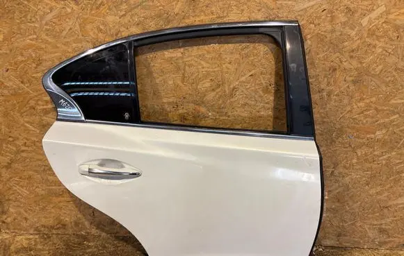Infiniti Q50 Rear door 