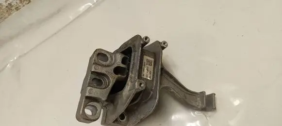 Skoda Octavia Mk3 (5E) Engine mount bracket 5WA199262D