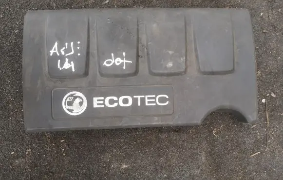 Opel Astra J Engine cover (trim) 55561432
