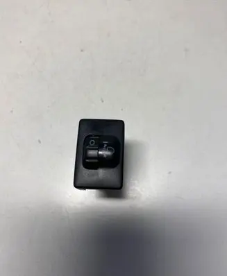 Toyota Yaris Headlight level height control switch 134159