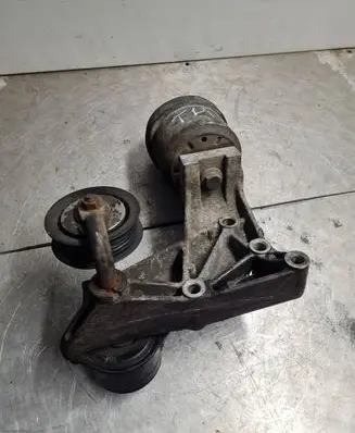 Volkswagen Transporter - Caravelle T4 Generator/alternator bracket R074199207M