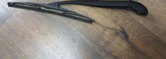 Mazda 2 Windshield/front glass wiper blade 10F058
