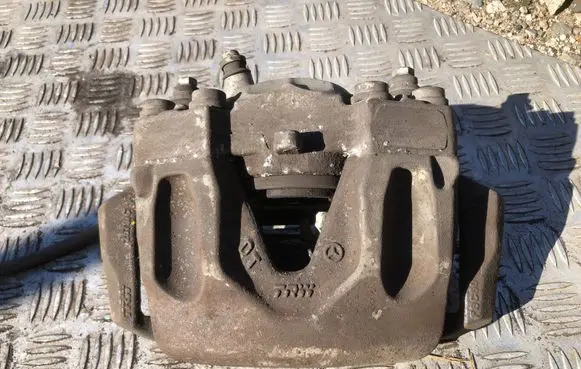 Front brake caliper