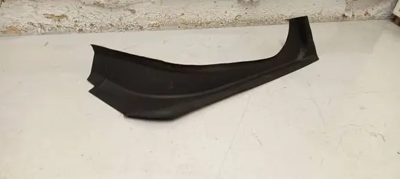 BMW i5 G60 Rear/tail light trim molding 5a01522