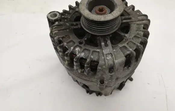 BMW 5 E60 E61 Generator/alternator 2543461C