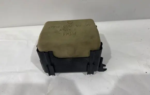 Mercedes-Benz E C207 W207 Central locking vacuum pump A0008000018