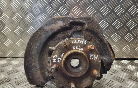 Mazda 3 I Front wheel hub
