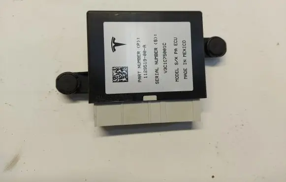 Tesla Model S Parking PDC control unit/module 1129519-00-a