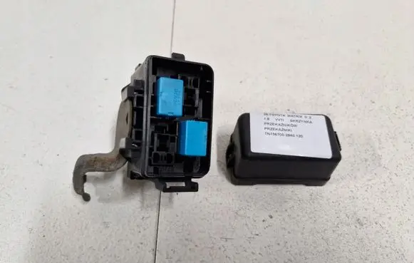 Toyota Matrix (E140) Relay mounting block TN156700-2840