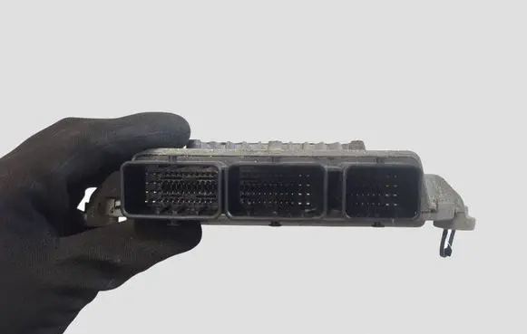 Citroen C4 I Engine control unit/module 9663607580