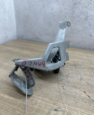 BMW 6 F06 Gran coupe Fender mounting bracket 7183752