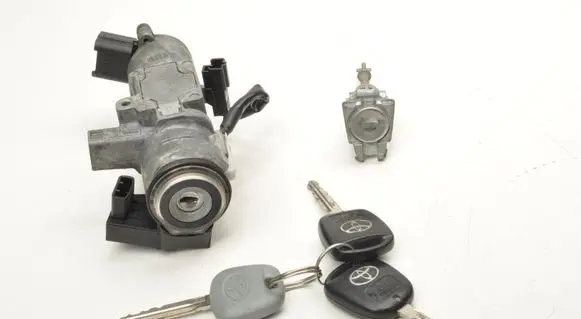 Toyota Avensis T250 Ignition lock N0501517