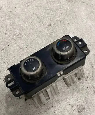 Nissan Pathfinder R51 Climate control unit 27501EA600 164650 10509100
