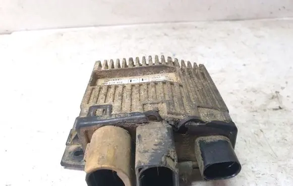 Volkswagen Transporter - Caravelle T5 Coolant fan relay 3B0919506