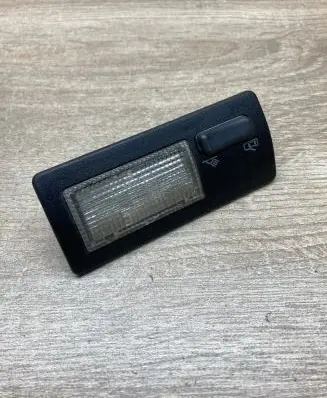 Volkswagen PASSAT B4 Rear seat light 357947291
