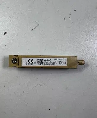 Audi A4 S4 B9 Aerial antenna amplifier 8W5035225B 52510019