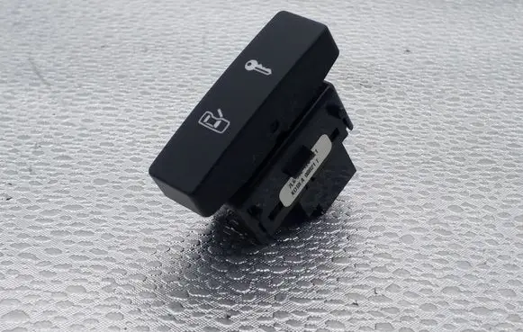 Volkswagen Touareg I Central locking switch button 7L6962125
