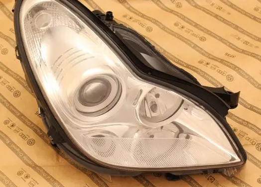 Mercedes-Benz CLS C219 Headlight/headlamp