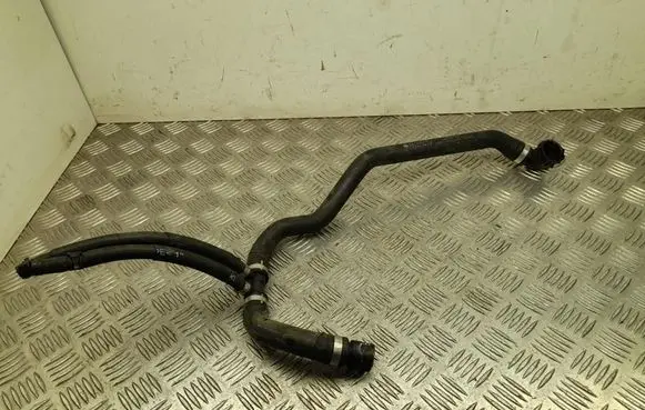 Engine coolant pipe/hose