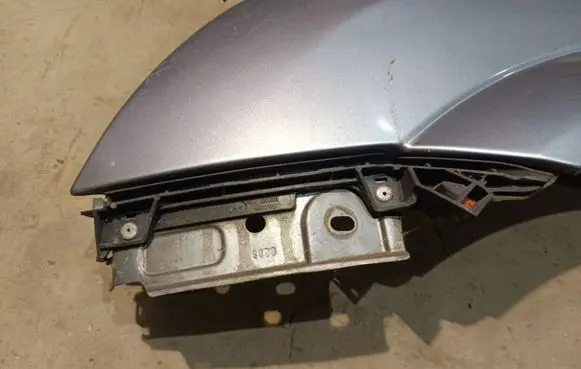 Opel Meriva A Front bumper mounting bracket 93893093