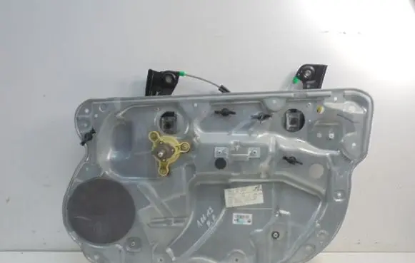 Volkswagen Polo IV 9N3 Front door manual window regulator 6Q4837456