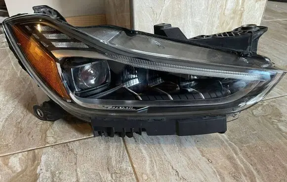 Maserati Ghibli Headlight/headlamp 00670100986 19C18T2